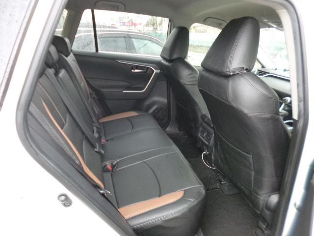 Ｒ1年式　トヨタ　RAV4　シートカバー取付け