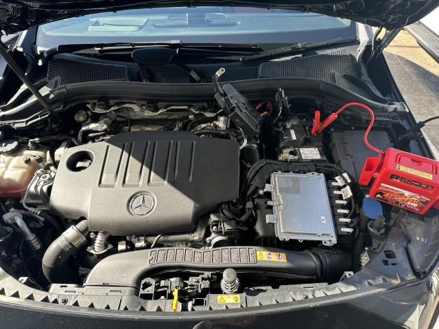 M・ベンツ　B220　バッテリー交換