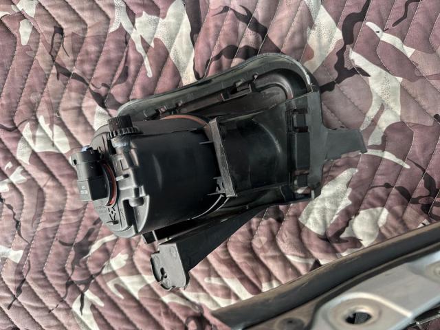 トヨタ　アクア　フォグランプ取付