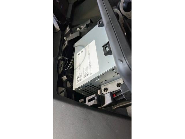 60プリウス　TVキャンセラー取り付け　走行中　TV視聴