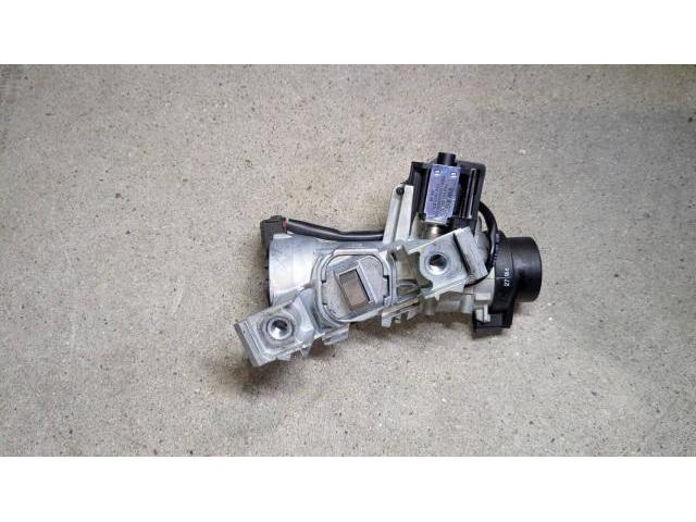 H24年式　アウディ　ＴＴ　エンジン不動　ステアリングロック交換