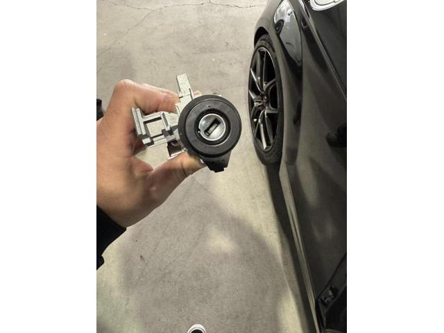 H24年式　アウディ　ＴＴ　エンジン不動　ステアリングロック交換