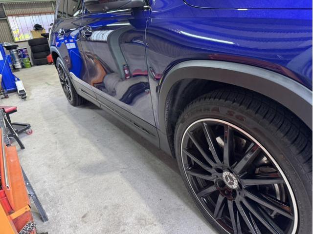 X247 メルセデス・ベンツ GLB サイドステップ・マフラーカッター・キャリパーカバー取付