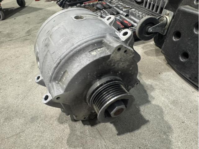 R1年　アウディ　Ａ６　48Vオルタネーター交換