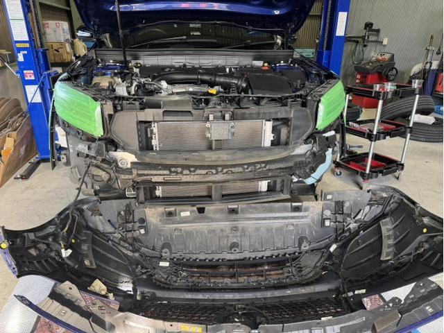 R4年式　メルセデス・ベンツ　ＧＬＢ　パナメリカーナグリル交換