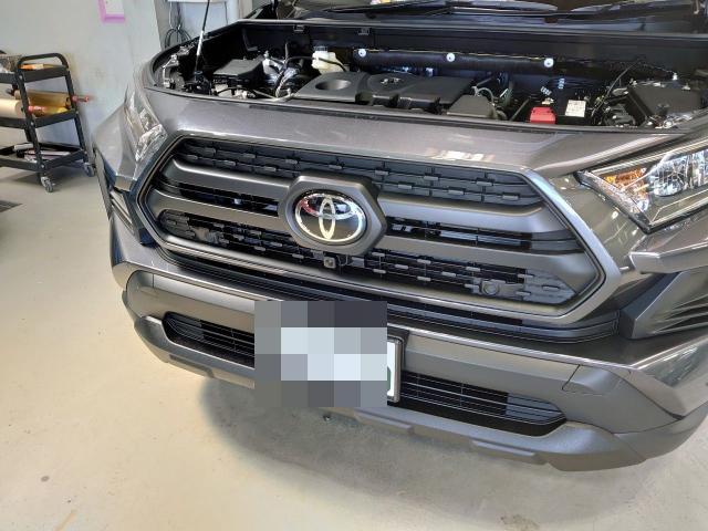 トヨタRAV4 タコマ風グリル取り付け　取付　持ち込み　持込　安い　土日営業　岐阜県　岐阜市　羽島市　各務原市　穂積市　土岐市　多治見市　瑞穂市　岐南町　笠松町　愛知県　一宮市　江南市　名古屋市