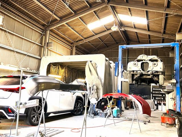 自社内に塗装ブースを完備