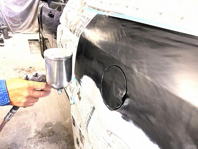 【工程１２】スプレーガンにて塗装していきます