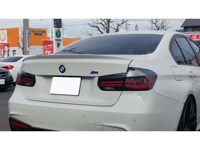 BMW F30　Mパフォーマンステールランプ取付　前期　後期　法定点検　輸入車　欧州車　カスタム　修理　車検　愛知　豊橋　豊川　蒲郡　浜松　静岡　アウディ　BMW　ベンツ　ワーゲン