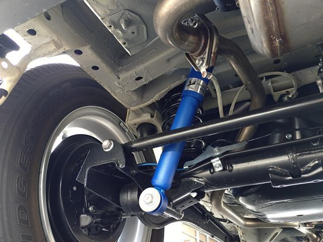 ジムニー サスペンション交換 KYB 法定点検 輸入車 欧州車 カスタム 修理 車検 愛知 豊橋 豊川 蒲郡 浜松 ショックアブソーバー ステアリングダンパー JB64 カヤバ