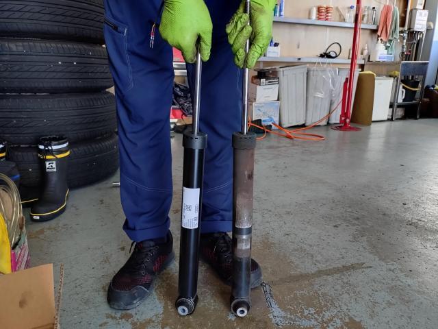 アウディS5　足回り　異音　サスペンション交換　法定点検　輸入車　欧州車　カスタム　修理　車検　愛知　豊橋　豊川　蒲郡　浜松　ショックアブソーバー　B9　DSC