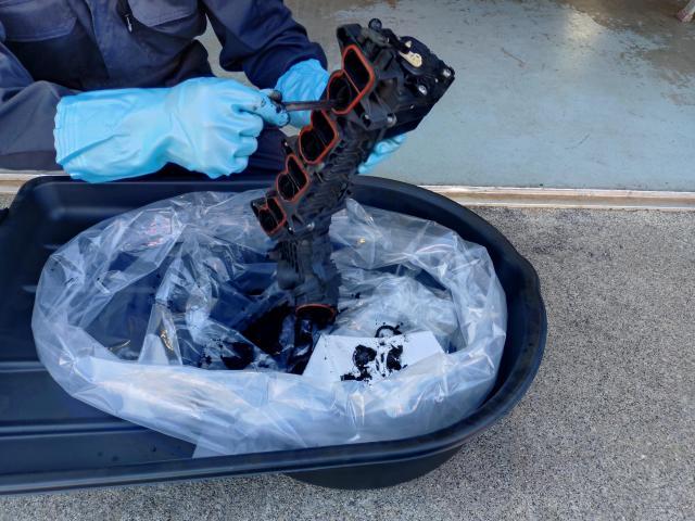 ＭＩＮＩ　吸排気系修理・整備　インテーク清掃　EGRバルブ交換　DPFクリーニング　エンジンマウント交換　法定点検　輸入車　欧州車　カスタム　修理　車検　R60　クーパーD　ディーゼル　煤　ハイエース　マツダ