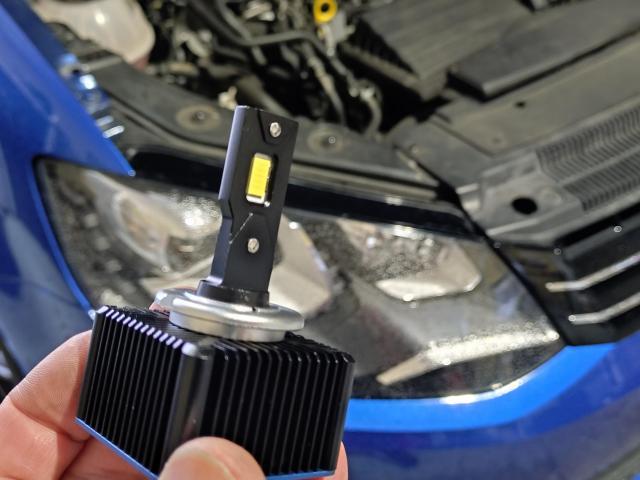 フォルクスワーゲン　シャラン　ヘッドライト交換フォグライト交換　LED　法定点検　輸入車　欧州車　カスタム　修理　車検　愛知　豊橋　豊川　蒲郡　浜松　BELLOF　7N　ヘッドランプ　フォグランプ　暗い　VW　HID