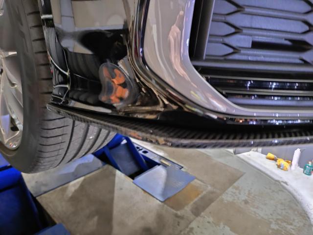 アウディ　Ａ６アバント　フロントリップスポイラー取付　barance it カーボン　法定点検　輸入車　欧州車　カスタム　修理　車検　愛知　豊橋　豊川　蒲郡　浜松　バランスイット　F2　C8