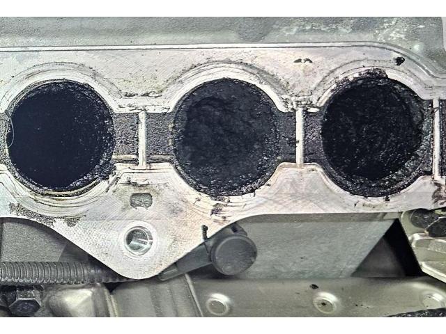 ボルボ　Ｖ６０　インテーク詰まりの為洗浄＆リキモリインテーククリーナー施工！！