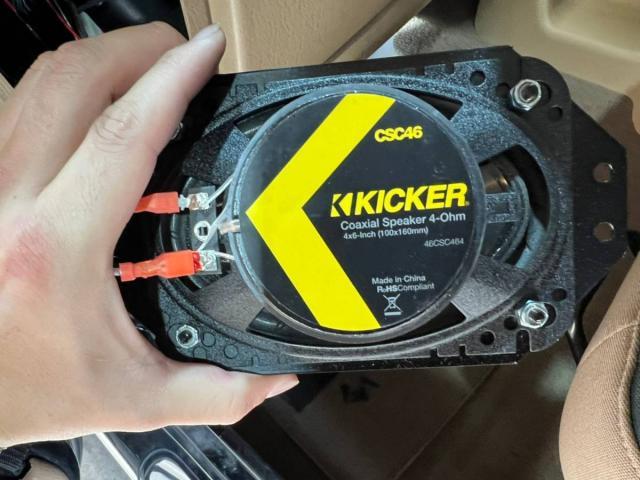 ジープ　ラングラー　ヘッドライト交換　ＬＥＤ　スピーカー交換　KICKER
