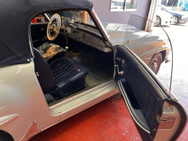 メルセデス・ベンツ　ＳＬ　自動車内装