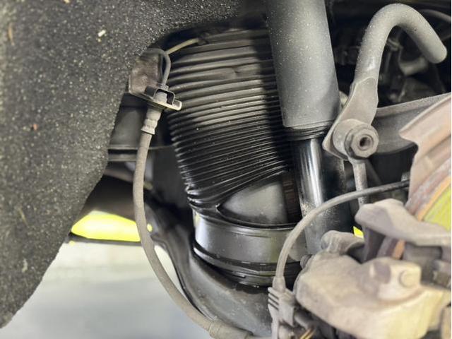 メルセデス・ベンツ　Ｅクラスステーションワゴン　エアサスペンション修理　　名古屋市　北区　西区　北名古屋市