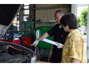 お車に詳しくないお客様でも丁寧な説明をこころがけています。わからないことは何なりとご相談ください。