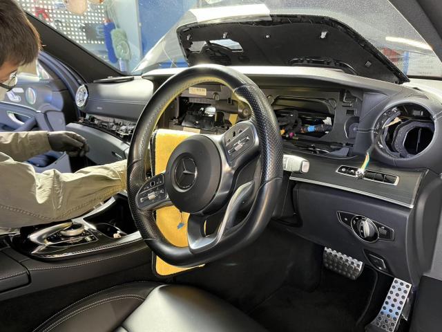 ベンツ Eクラス W213 タービンルック アンビエントライト連動 エアコン