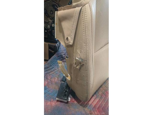 トヨタ/アルファード/シート部分張替/内装補修・修理/埼玉/八潮/整備/点検/修理/車検/鈑金/塗装/カスタム/全塗装/代車無料/埼玉県/八潮市/吉川市/千葉県/東京都/茨城県/群馬県/輸入車/ドラレコ