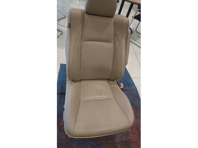 トヨタ/アルファード/シート部分張替/内装補修・修理/埼玉/八潮/整備/点検/修理/車検/鈑金/塗装/カスタム/全塗装/代車無料/埼玉県/八潮市/吉川市/千葉県/東京都/茨城県/群馬県/輸入車/ドラレコ