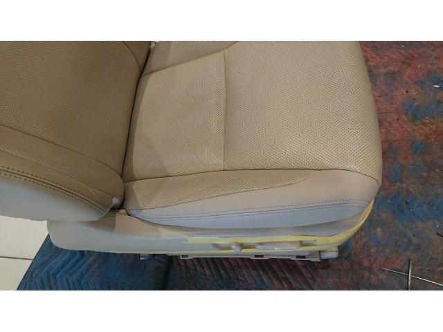 トヨタ/アルファード/シート部分張替/内装補修・修理/埼玉/八潮/整備/点検/修理/車検/鈑金/塗装/カスタム/全塗装/代車無料/埼玉県/八潮市/吉川市/千葉県/東京都/茨城県/群馬県/輸入車/ドラレコ