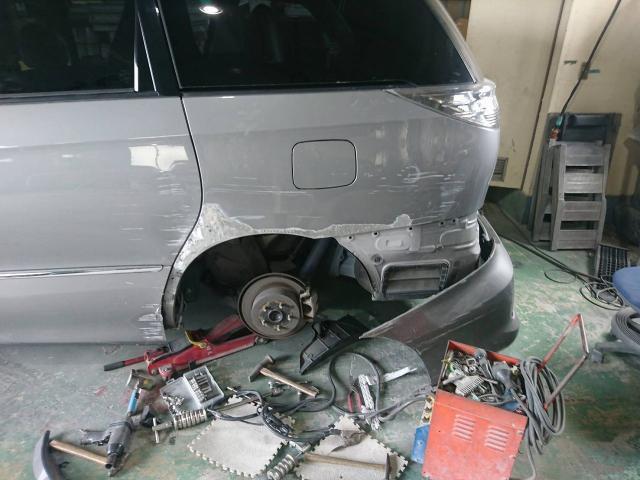 トヨタ/エスティマ/スライドドア鈑金塗装/板金・外装補修/整備/点検/車検/鈑金/塗装/カスタム/全塗装/代車無料/埼玉県/八潮市/吉川市/草加市/越谷市/川口市/春日部市/千葉県/茨城県/群馬県/国産車