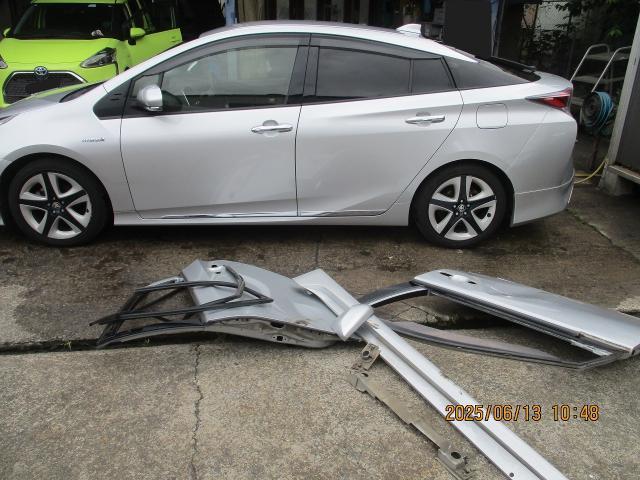 トヨタ/プリウス/ドア交換/板金・外装補修/整備/点検/車検/鈑金/塗装/カスタム/全塗装/代車無料/埼玉県/八潮市/吉川市/草加市/越谷市/川口市/春日部市/千葉県/茨城県/群馬県/国産車