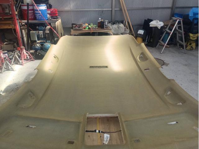 【ワーゲン ティグアンR】天井（ルーフライニング）たるみを張り替え