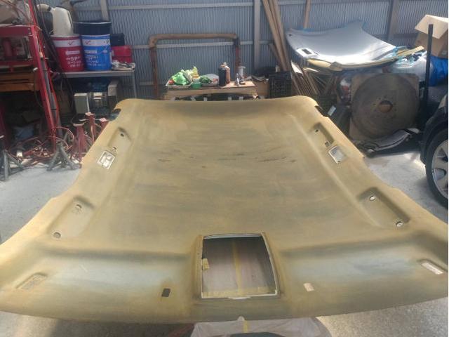 【ポルシェ カイエンS】ルーフライニングの張り替え