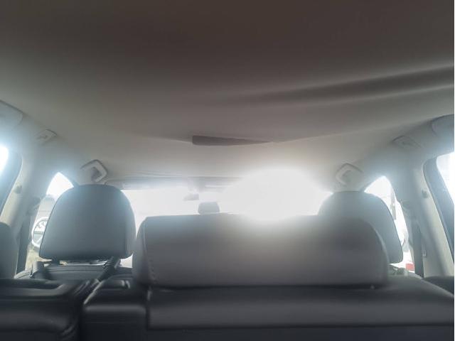 施工事例：アウディQ5の天井（ルーフライニング）たるみ張り替え