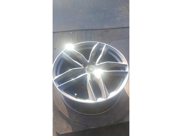 【アウディ・A4】社外ホイールのガリ傷をダイヤカット風仕上げ　
