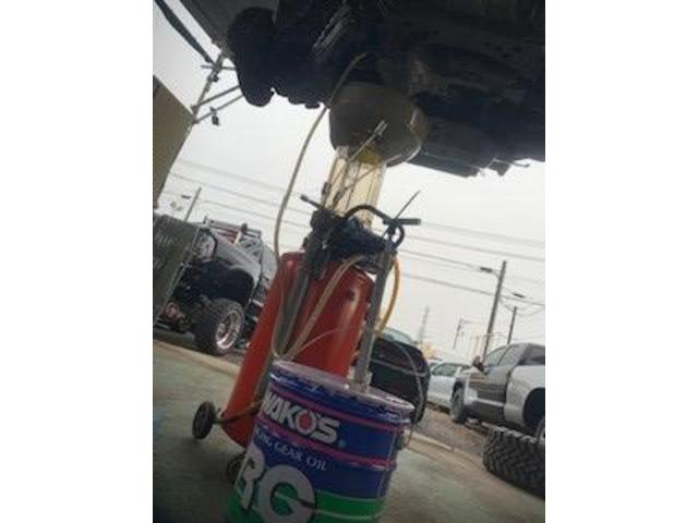 ＵＳ　ＴＯＹＯＴＡ　SEQUOIA　SR5　ATFオイル圧送交換　デフオイル交換作業
トランスファーオイル交換　