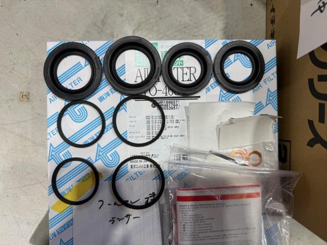 三菱　ランサーエボリューションⅦ　ブレーキ　ブレンボキャリパー　オーバーホール　シールキット交換　清掃　