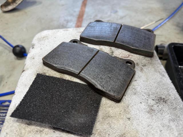 三菱　ランサーエボリューションⅦ　ブレーキ　ブレンボキャリパー　オーバーホール　シールキット交換　清掃　