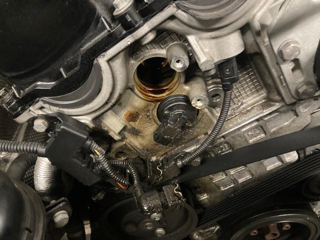 BMW E90 320i オイル漏れ修理