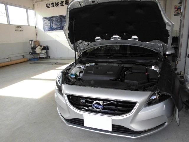 ボルボ　Ｖ４０　メインバッテリー交換