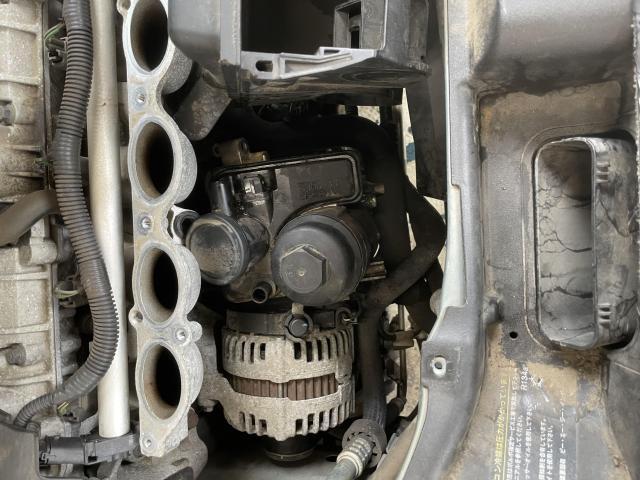 ボルボC30　車検作業　エンジンオイル漏れ　エンジン冷却水リザーバータンク交換