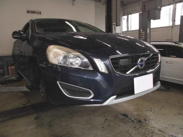 ボルボ　Ｖ60　リアドア修理作業