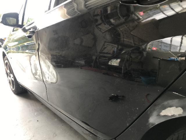 BMW 218 左フロントドア　左リアドア  左リアクォーター　サファイアブラック　鈑金　塗装　格安　修理　ヘコミ　キズ　青葉台　市が尾　横浜　外車　安い　