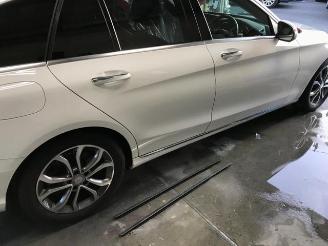 Mercedes Benz メルセデスベンツ Cクラス ワゴン　ドア修理　キズ　サイドスカート交換　パーツ交換