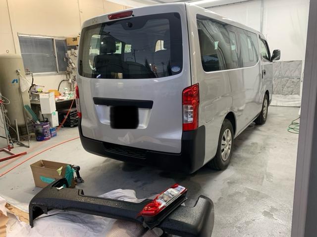 NISSAN 日産　キャラバン NV350　リアバンパー交換　リアランプ交換　リアフェンダー　リアゲート　傷　ヘコミ　修理