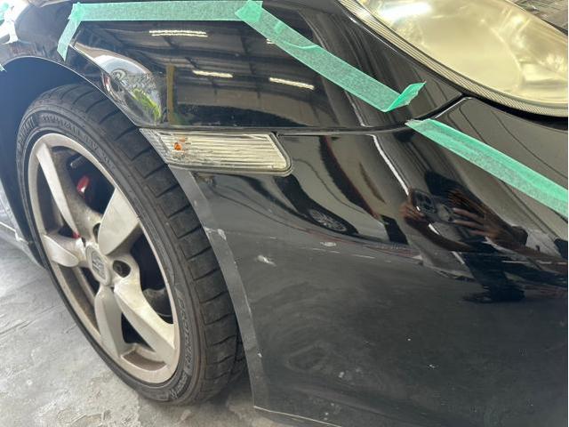ポルシェ　ケイマン　フロントバンパー、右フロントフェンダー修理