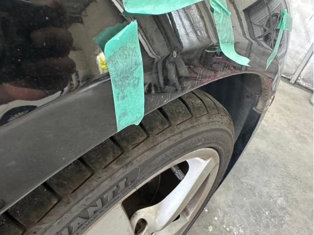 ポルシェ　ケイマン　フロントバンパー、右フロントフェンダー修理