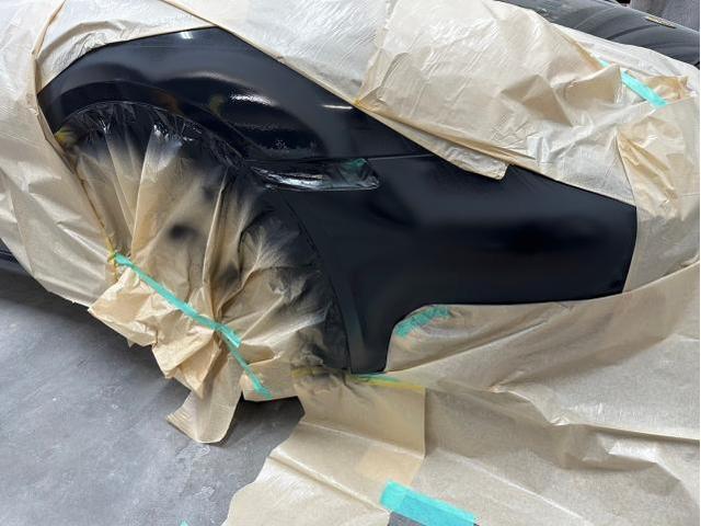 ポルシェ　ケイマン　フロントバンパー、右フロントフェンダー修理