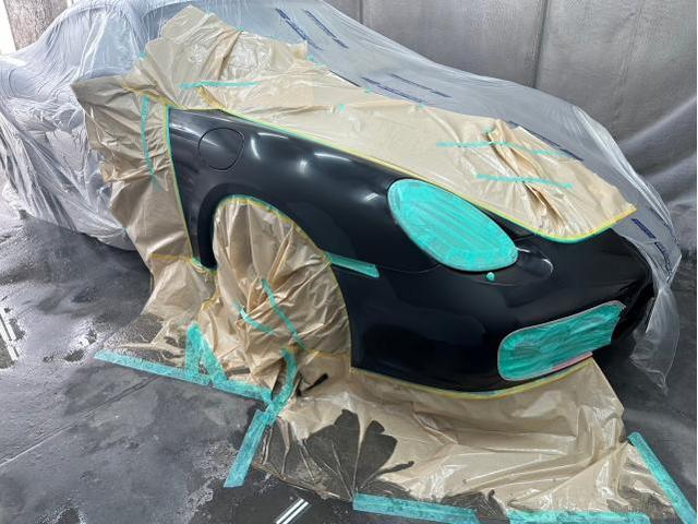 ポルシェ　ケイマン　フロントバンパー、右フロントフェンダー修理