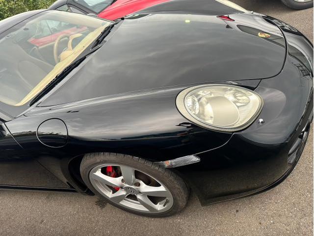 ポルシェ　ケイマン　フロントバンパー、右フロントフェンダー修理