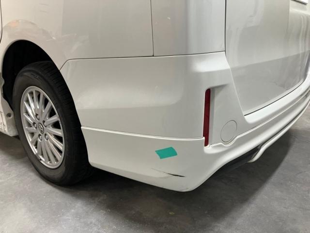 トヨタ　ノア　フロント・リアバンパー、リアゲート、左フロントドア・左スライドドアガーニッシュ修理