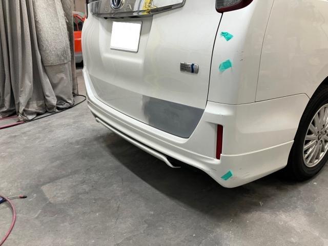 トヨタ　ノア　フロント・リアバンパー、リアゲート、左フロントドア・左スライドドアガーニッシュ修理